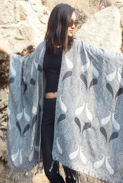 Moddy vintage-Festival Black White Ethnic Kimono Duster